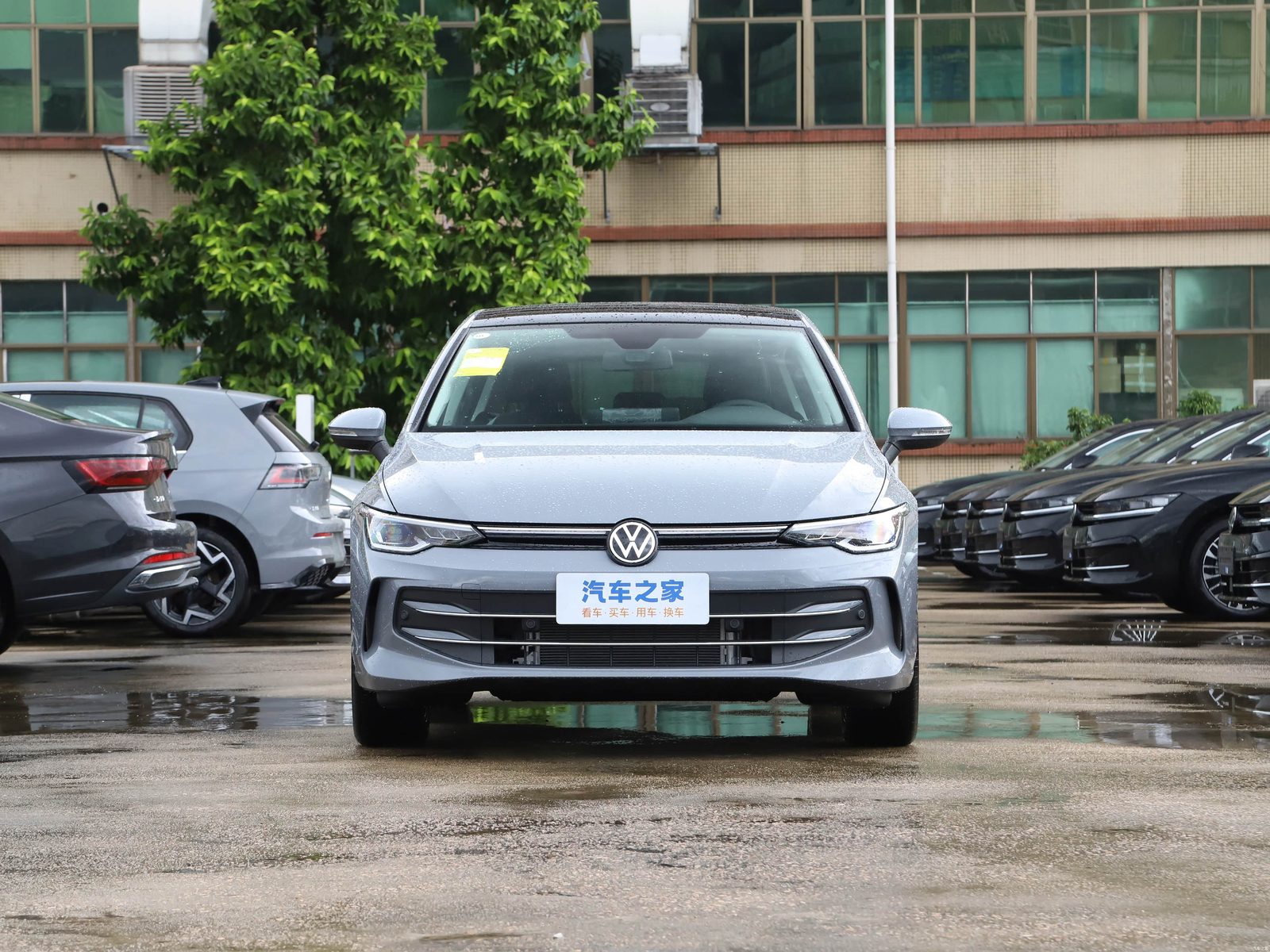 Volkswagen Golf — вид сбоку/сзади