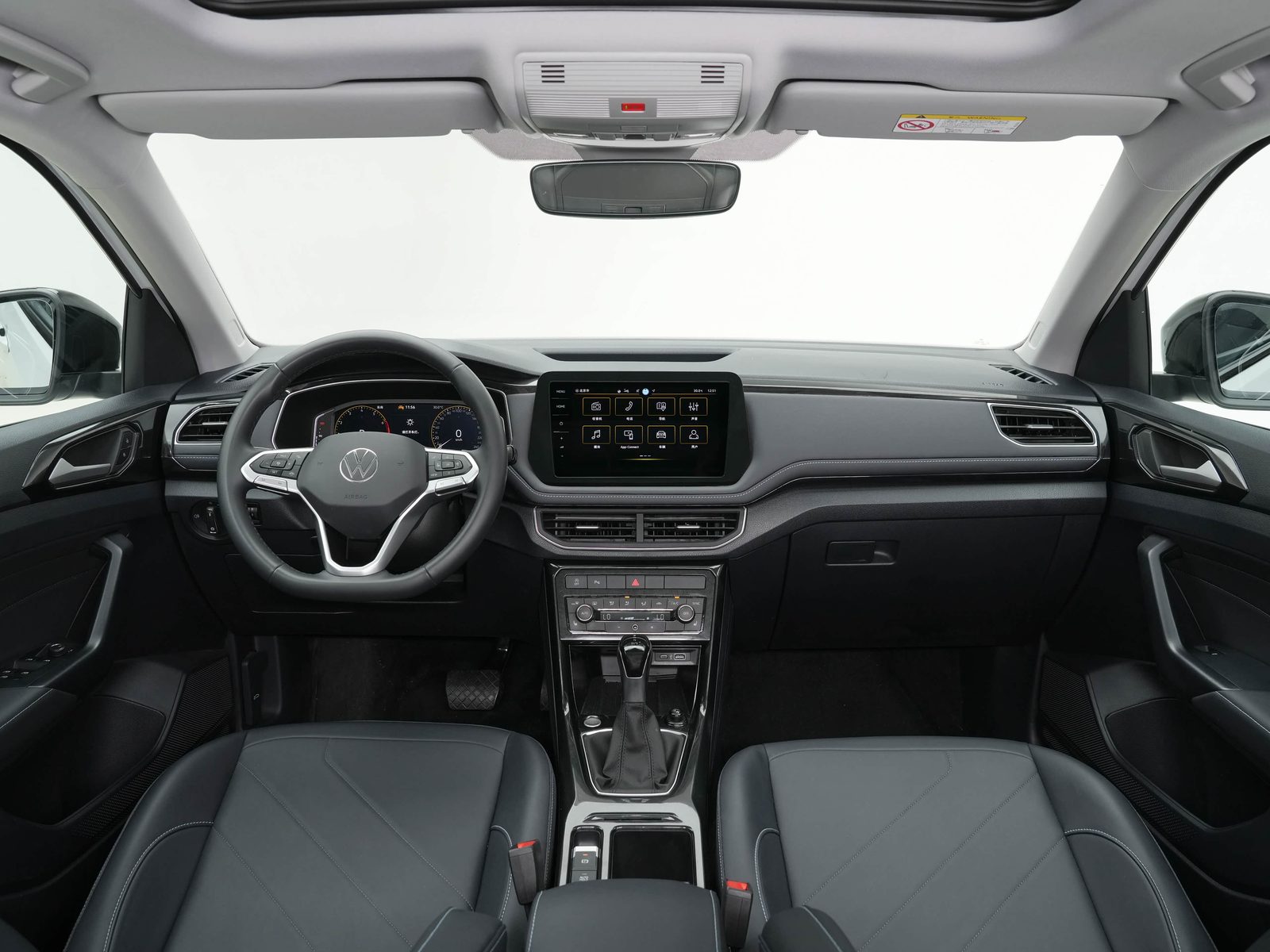 Volkswagen Tharu — салон